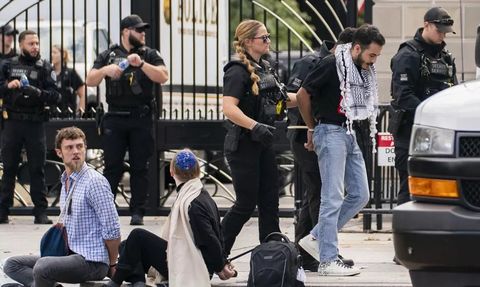 İsrailli Aktivistler Beyaz Saray'ı Kuşattı: Gazze'de Soykırımı Durdurun