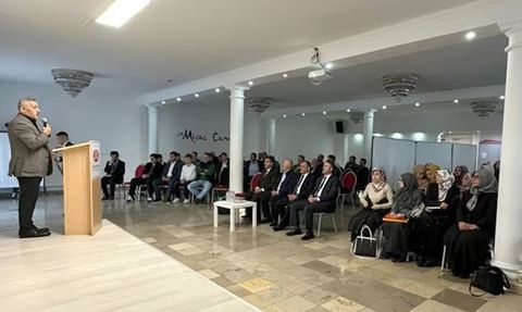 Münih DİTİB Miraç Camisi'nde Yeterlilik Belgesi Takdim Programı Düzenlendi