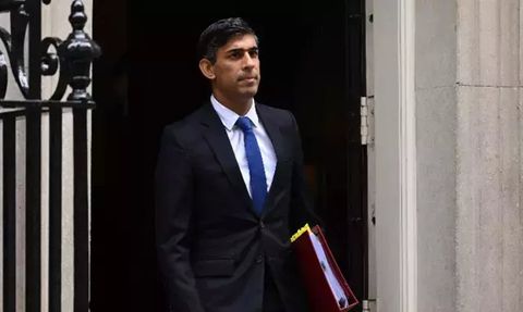 İngiltere'de İsrail'in Gazze'ye yönelik saldırısını eleştiren siyasetçi görevden alındı