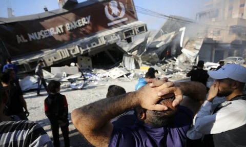 İsrail Savaş Uçakları Gazze'deki Fırını Bombaladı, 20 Kişi Hayatını Kaybetti