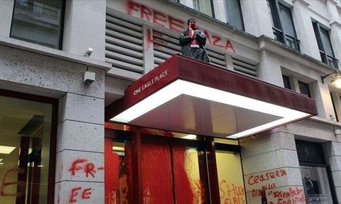 İsrail Ordusuna Destek Veren Şirketin Binası Protesto Edildi