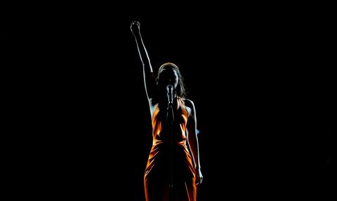 Karsu, Ankara'da Büyüleyici Bir Konser Veren Sanatçı