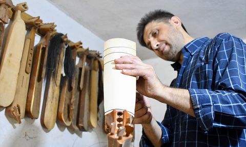 Kocaeli'de Kemençe Ustası: Engin Bayram'ın Hikayesi