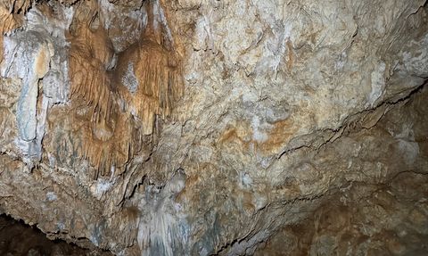 Adıyaman'da İnanılmaz Bir Mağara Keşfi: Sütunlar ve Sarkıtlar