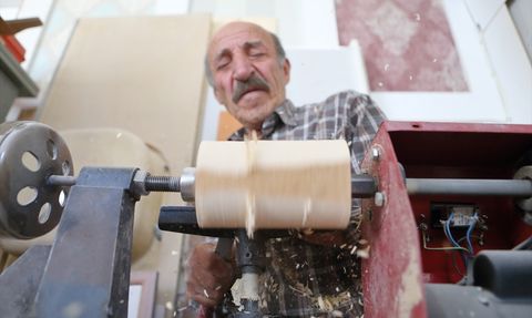 Çorumlu Marangoz, Ailesinin Asırlık Geleneğini Yaşatıyor