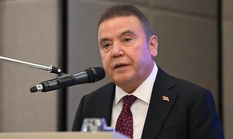 Antalya Valisi Şahin, Kaçak Otellerle Mücadele İçin Çağrıda Bulundu