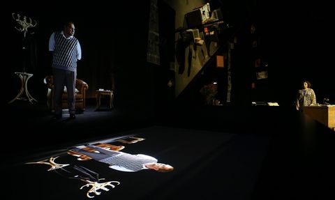 Atatürk'ün Hologramıyla Hayal Gücünü Zenginleştiren Tiyatro Oyunu "Keşke" Bursa'da Sahnelendi