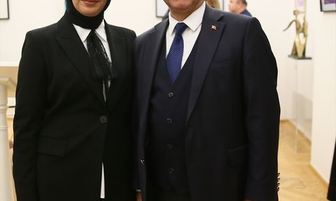 Azize Ceyhun'un Viyana'da Açtığı Resim Sergisi