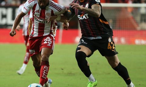 Galatasaray, Antalyaspor'u 3-0 Geçti