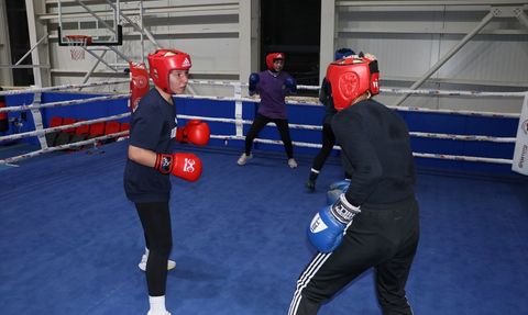 Genç Boksör Yonca Gül, Altın Madalya Hedefliyor
