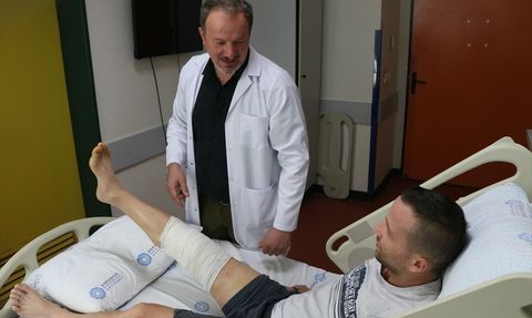 İzmir'de Amatör Futbolcuya Menisküs Nakli Yapıldı