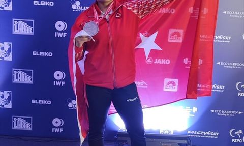 Medine Saime Balaban Avrupa Halter Şampiyonası'nda Bronz Madalya Kazandı