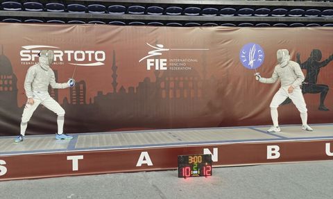 Milli Eskrimciler Kılıç Satellite Turnuvası'nda Başarı Elde Etti