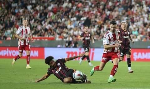 Trendyol Süper Lig: Onvo Antalyaspor - Galatasaray İlk Yarı Sonucu