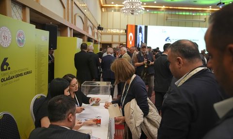 Türkiye Atletizm Federasyonu'na Ahmet Karadağ Başkanı Oldu