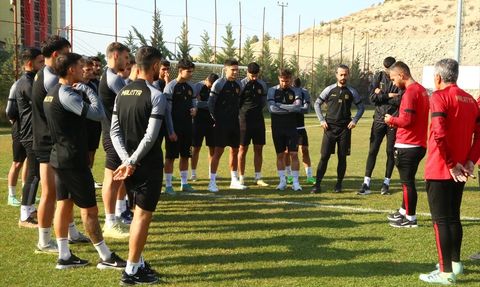 Yeni Malatyaspor Sakaryaspor Maçına Hazırlanıyor
