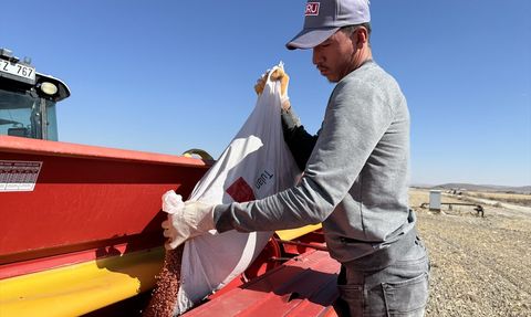 Ahmet Buğdayı İkinci Ekim Sezonuyla Toprakla Buluştu