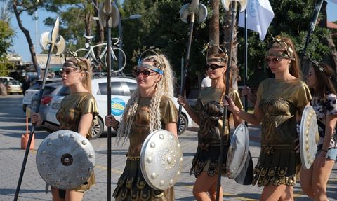 Antalya'da 2. Uluslararası Kürek Sörfü Kupası Başladı