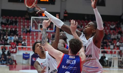 Bahçeşehir Koleji, Aliağa Petkimspor'u Zor Bir Maçın Ardından Yendi