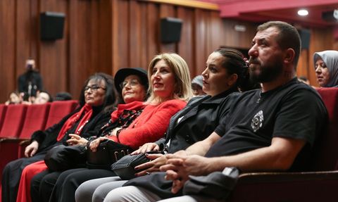 Eski Milletvekili Anbarcıoğlu'nun 'Alpagut Dilaverleri' Oyunu Bursa'da Sahnelendi