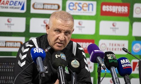 Sakaryaspor-Kocaelispor Maç Sonrası Teknik Direktörlerin Değerlendirmeleri