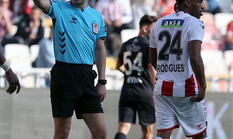 Trendyol Süper Lig: Net Global Sivasspor, Çaykur Rizespor'u 2-1 Geçti