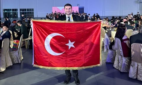 Türk Akademisyenden Anlamlı Ödül