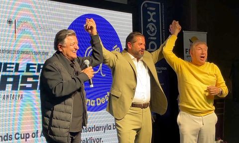 Yılmaz Vural ve Tanju Çolak Efsaneler Kupası'nda Barıştı