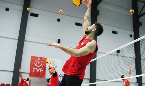 Alanya'nın Voelybolcusu Bardia Saadat Zirveye Odaklandı