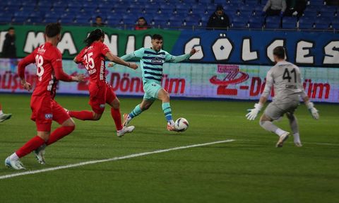 Çaykur Rizespor, Ziraat Türkiye Kupası'nda Artı Değer Vanspor FK'yi 6-0 Geçti