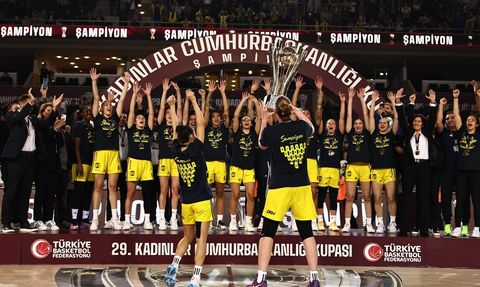 Fenerbahçe, 13. Cumhurbaşkanlığı Kupası zaferini elde etti