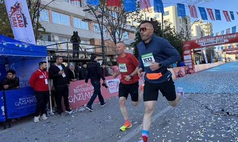 Gaziantep'te 6. Gazi Yarı Maratonu ve Halk Koşusu Gerçekleştirildi