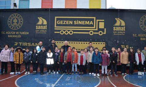 Gezen Sinema Tırı Kocaeli'de Çocuklarla Buluştu