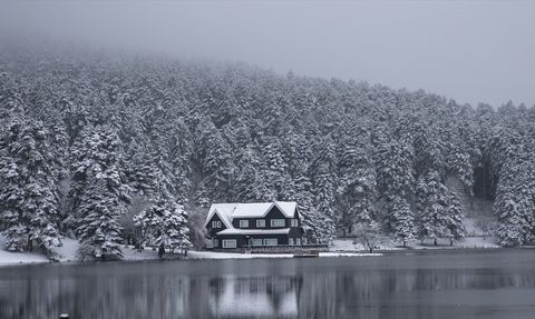 Gölcük Tabiat Parkı'nda Kış Manzarası Doğaseverleri Ağırladı