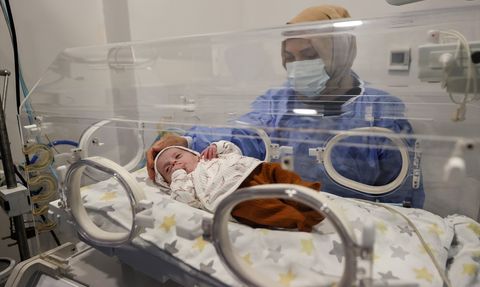 Mersin'de Prematüre Bebek Hira Su, 155 Gün Sonra Taburcu Edildi