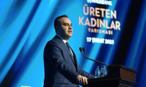 Bakan Kacır, Türk Kadınlarının Bilimdeki Rolünü Vurguladı