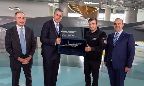 İtalya'nın Made in Italy Bakanı Baykar'ı Ziyaret Etti