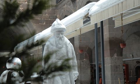 Kayseri'de Mimar Sinan'ın Kardan Heykeli İlgi Gördü