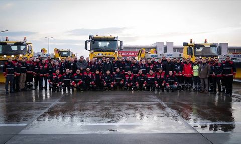 Sabiha Gökçen Havalimanı'nda Kesintisiz Karla Mücadele Çalışmaları