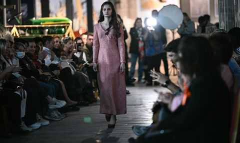 Adana'da Annemin Sandığından Defilesi