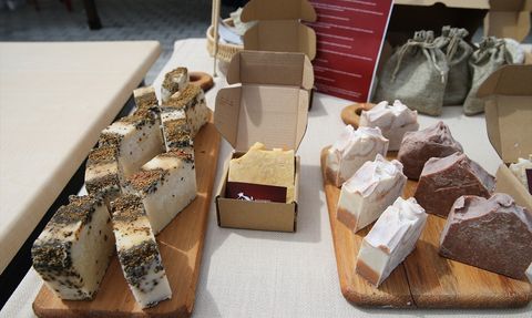 Adıyaman'da Depremzede Kadınların El Emeği Ürünleri Satışa Sunuldu