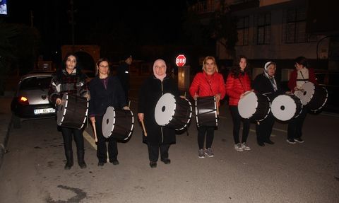 Erdemli'de Kadın Davulcular Ramazan Mesaisine Başladı
