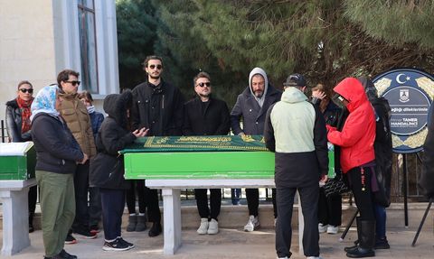 Sanatçı Çağrı Tanyeli'nin Cenazesi Bodrum'da Gerçekleştirildi