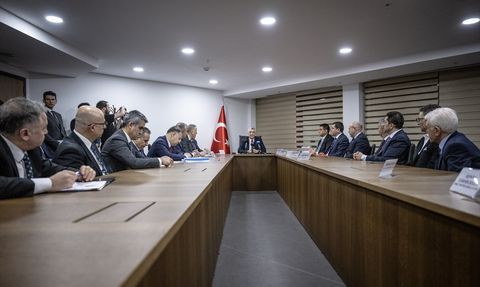 Ticaret Bakanı Ömer Bolat, Ayakkabı Sektörü Temsilcileriyle Buluştu