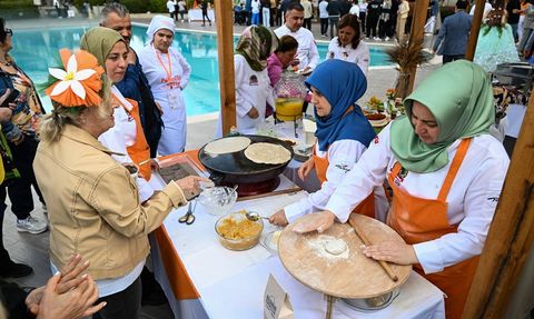 Adana'da Portakal Çiçeği Karnavalı Kapsamında Lezzet Yarışması Düzenlendi