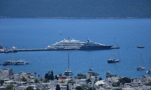 Bodrum'da Mega Yatlara Yakıt İkmali Gerçekleşti