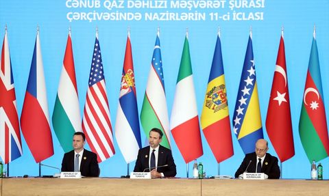 Bakan Bayraktar, Aliyev ile Enerji İş Birliklerini Görüştü