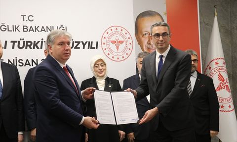 Sağlık Bakanı Memişoğlu Yalova'da Aile ve Sağlık Üzerine Konuştu