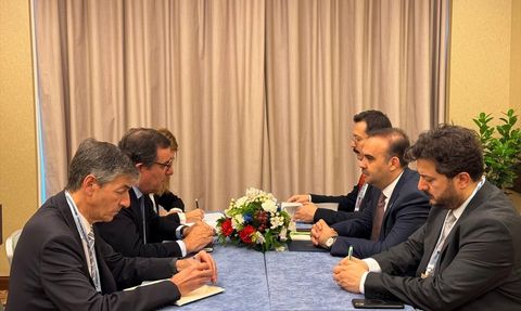 Bakan Kacır, OECD Görüşmelerinde Yerel Kalkınmayı Ele Aldı