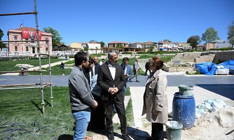 Edirne'deki Tarihi Havlucular Hanı ve Mezit Bey Hamamı Restorasyonu Devam Ediyor